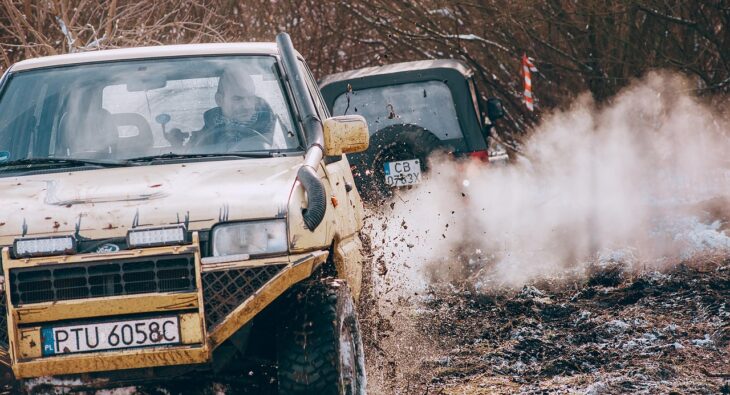 Off-Road jak Profesjonalista: Praktyczny Przewodnik Wyboru Wyciągarki idealnej dla Ciebie!