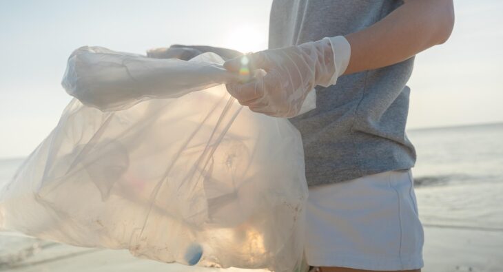 Przełom w Biznesie: Dlaczego Twoja Firma Powinna Już Dziś Przejść na Bioplastikowe Opakowania?